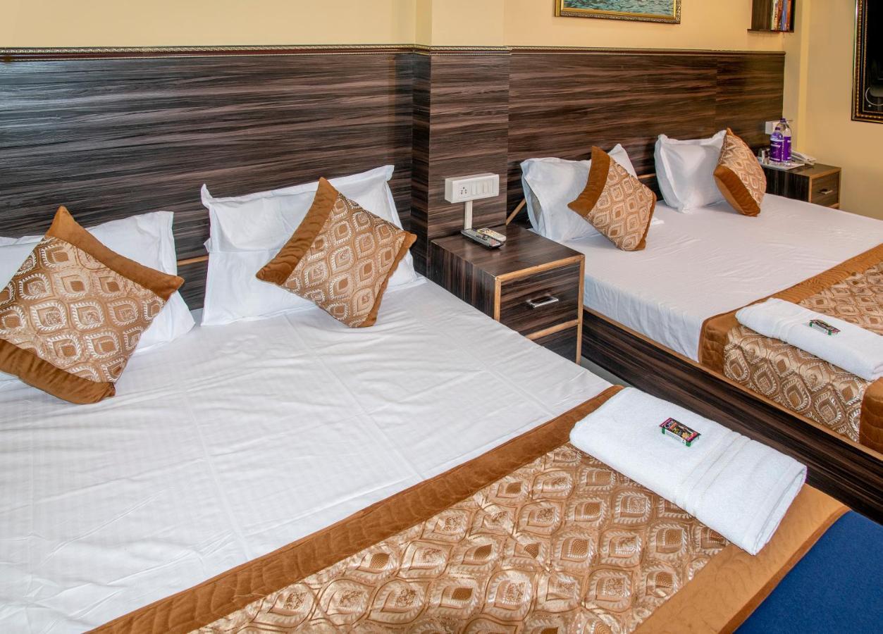 Vrindavan Comfort Inn Hyderabad Exterior foto
