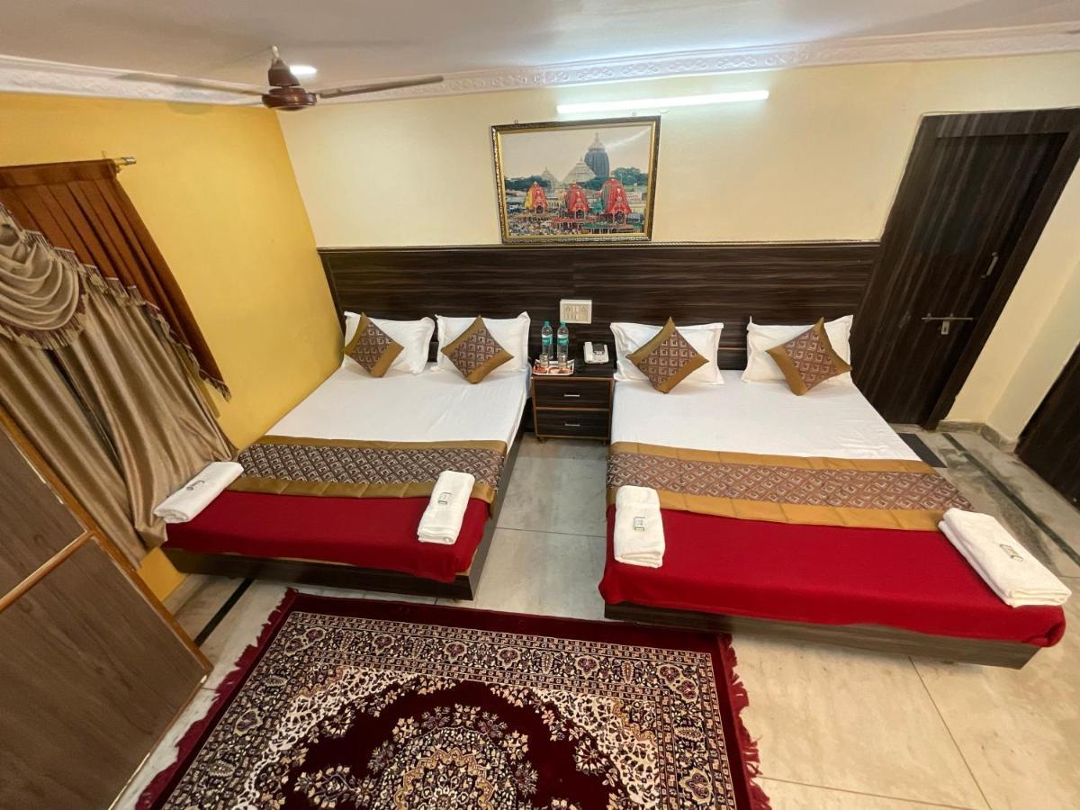 Vrindavan Comfort Inn Hyderabad Exterior foto
